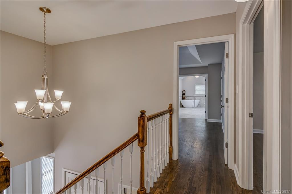 308 Blakewood Court - Photo 12