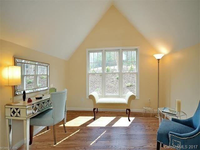 308 Blakewood Court - Photo 16