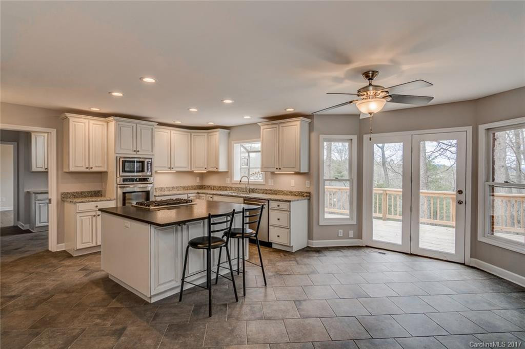 308 Blakewood Court - Photo 4