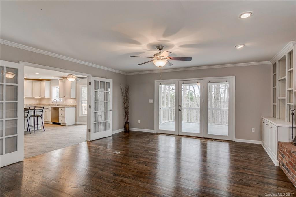 308 Blakewood Court - Photo 9