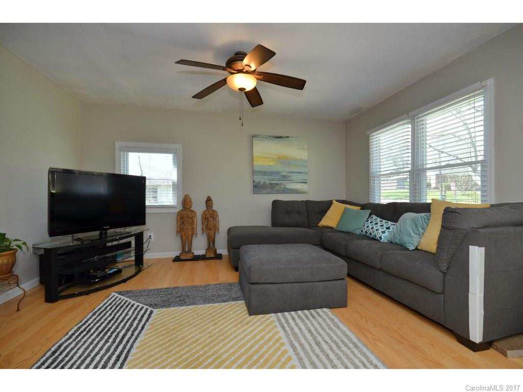 394 Stepp Avenue - Photo 2