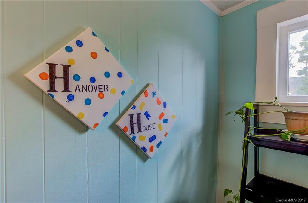 110 Hanover Street - Photo 2
