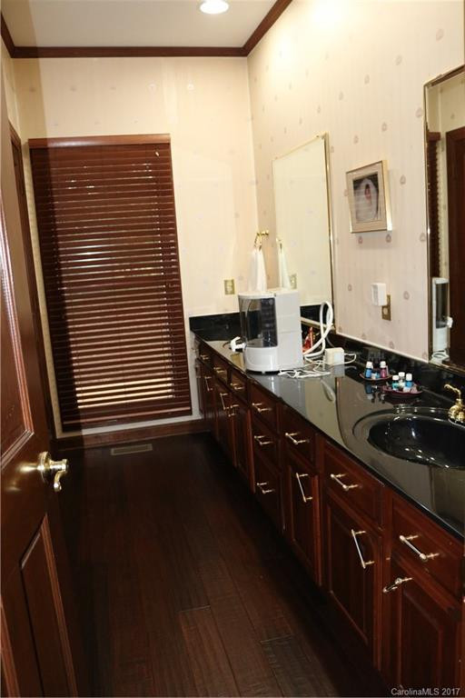 183 Alden Court - Photo 10