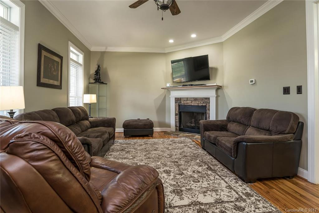 431 Nesbitt Drive - Photo 4