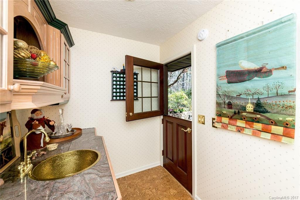 131 Estate Drive - Photo 12