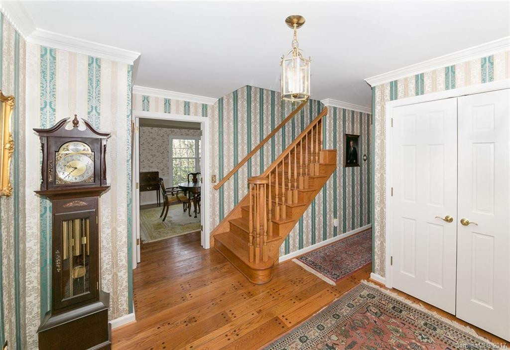 131 Estate Drive - Photo 5