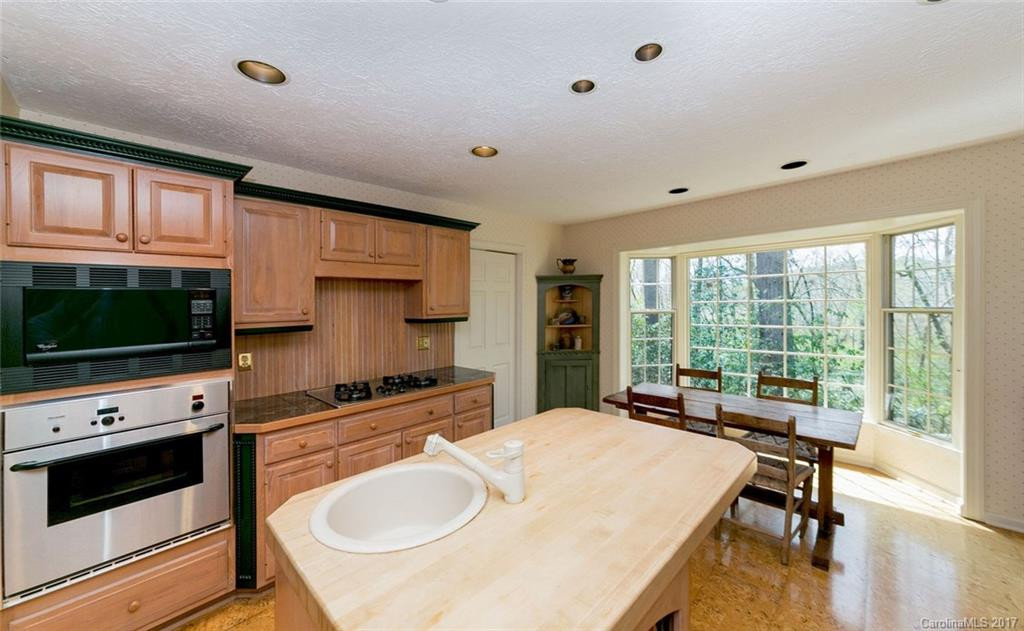 131 Estate Drive - Photo 9