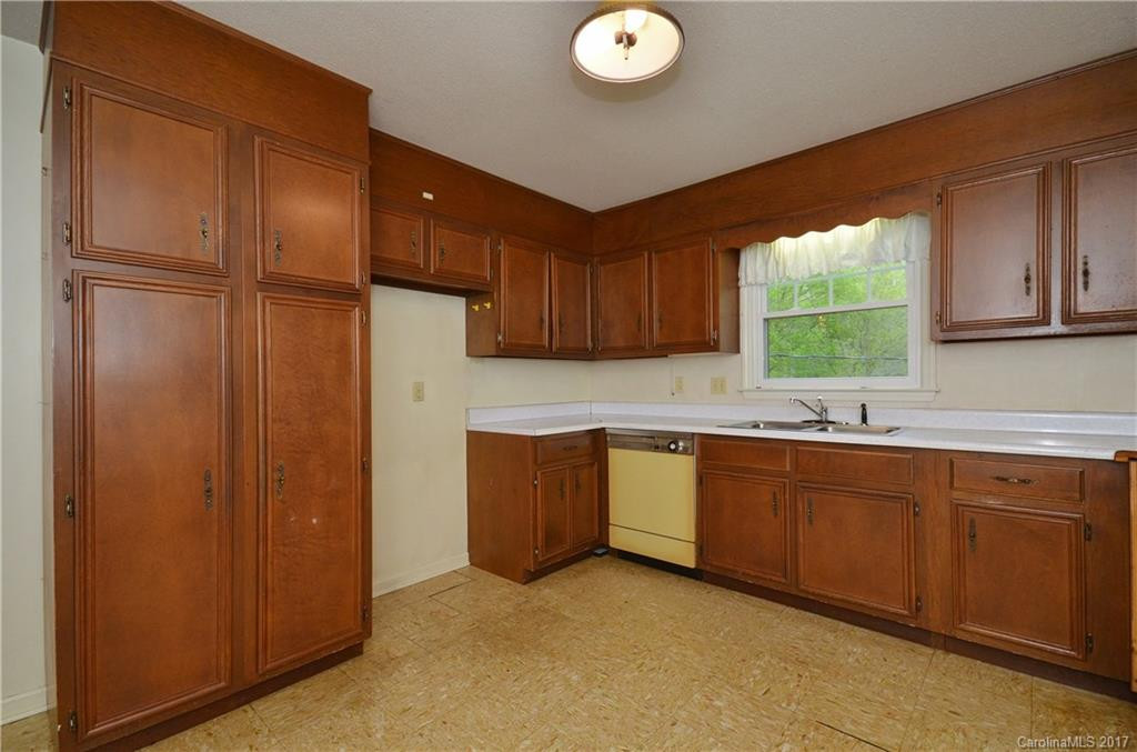 24 Mayfair Drive - Photo 4
