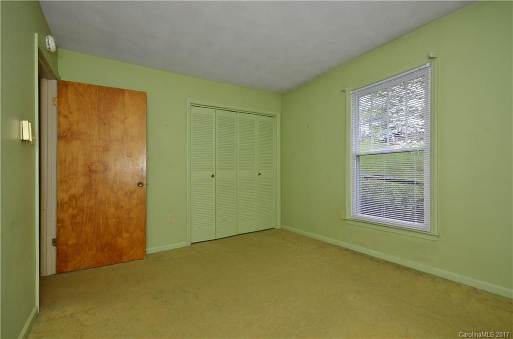 24 Mayfair Drive - Photo 5