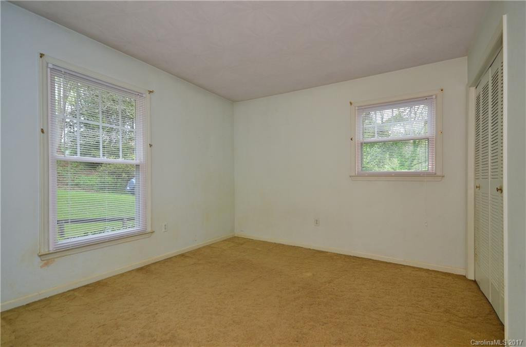 24 Mayfair Drive - Photo 6