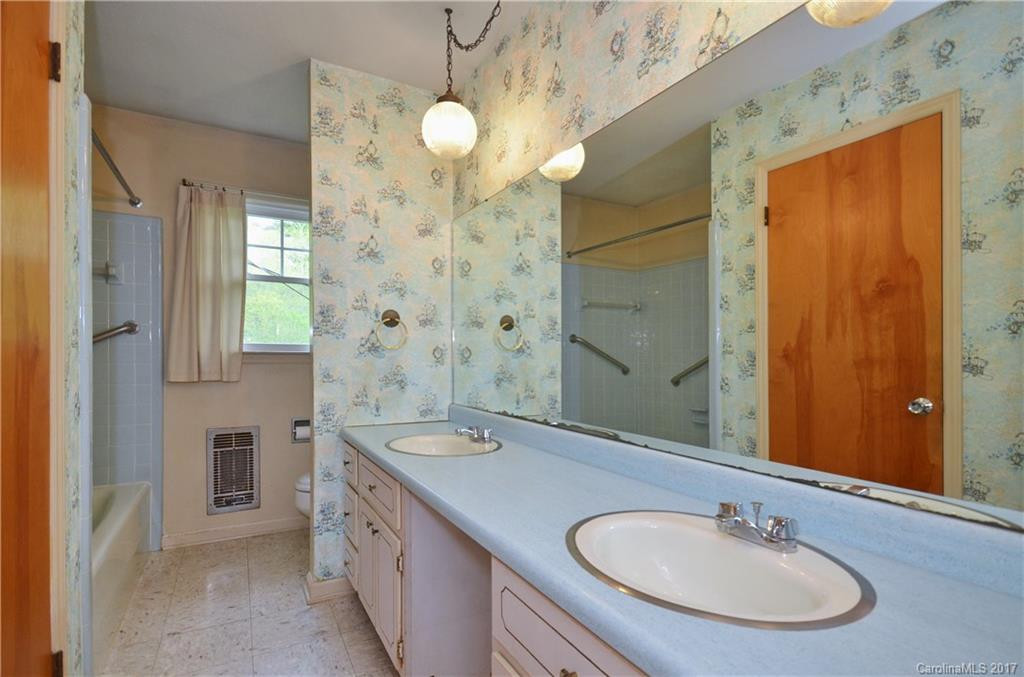 24 Mayfair Drive - Photo 8