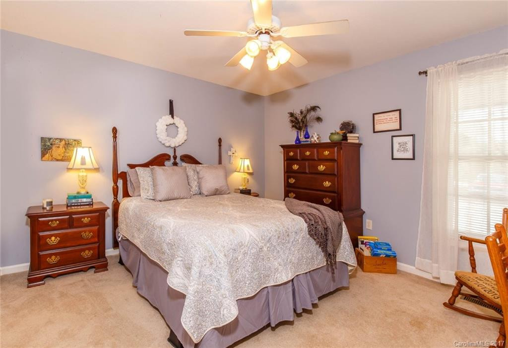 1012 Kanasgowa Drive - Photo 14