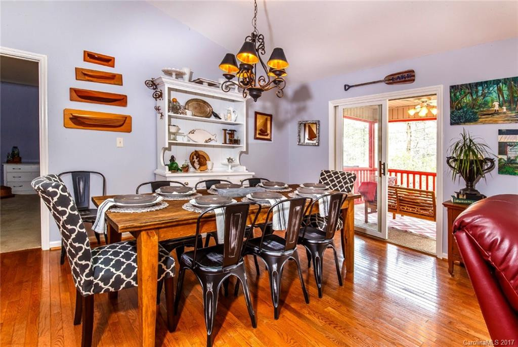 1012 Kanasgowa Drive - Photo 5