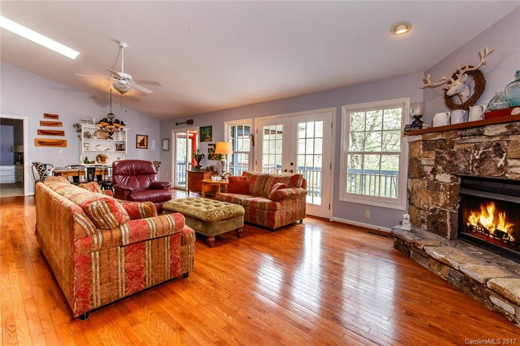 1012 Kanasgowa Drive - Photo 7