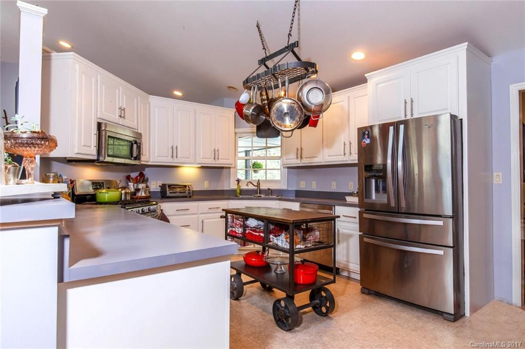 1012 Kanasgowa Drive - Photo 9
