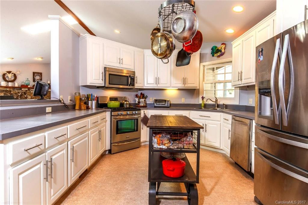 1012 Kanasgowa Drive - Photo 10