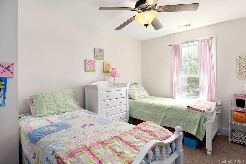 455 Riverview Drive - Photo 17