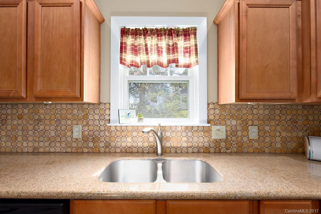 455 Riverview Drive - Photo 9