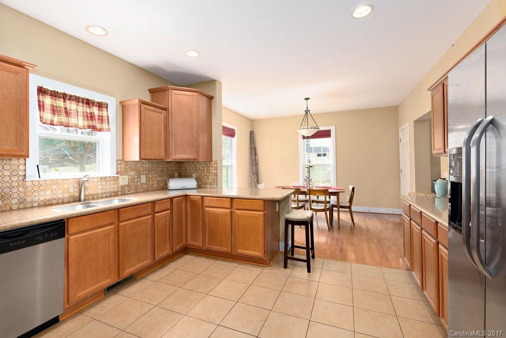 455 Riverview Drive - Photo 10