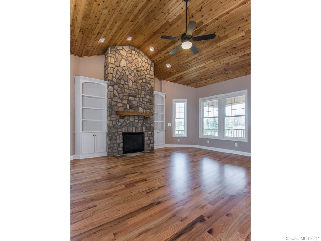 373 Hollabrook Parkway - Photo 5