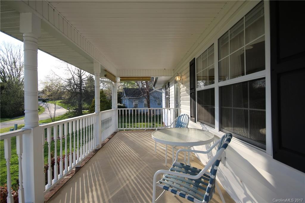 32 Meadow Drive - Photo 3