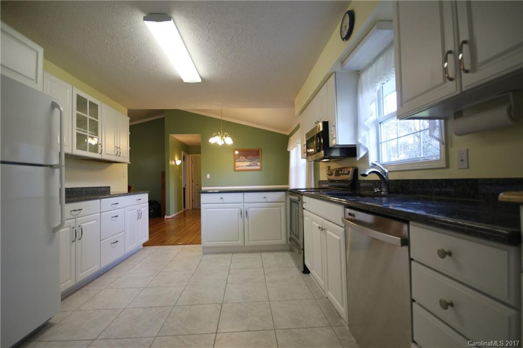 32 Meadow Drive - Photo 4