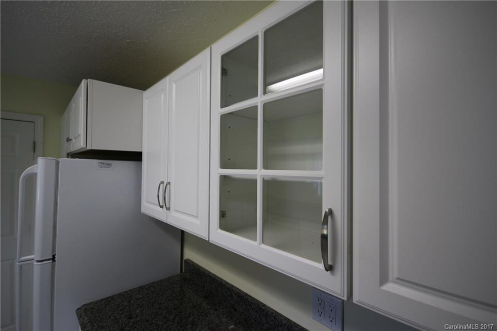32 Meadow Drive - Photo 5