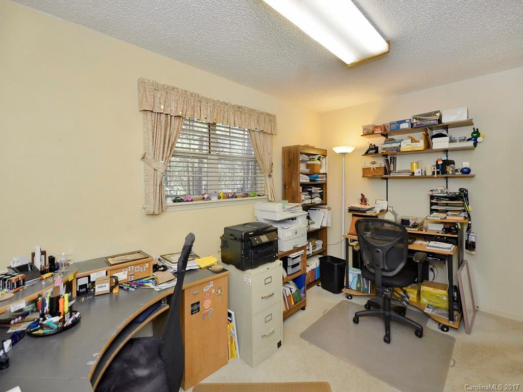 184 Haywood Knolls Drive - Photo 12
