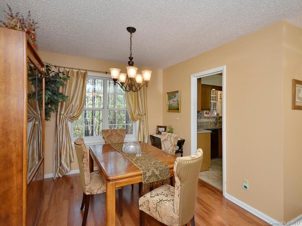184 Haywood Knolls Drive - Photo 4