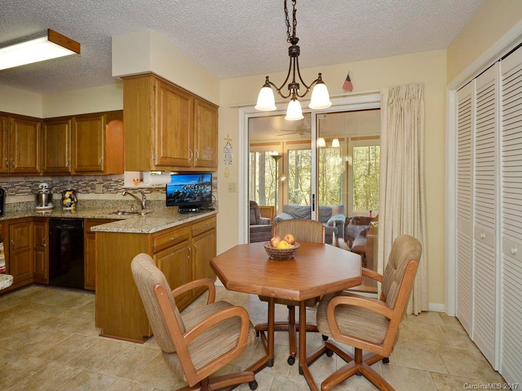 184 Haywood Knolls Drive - Photo 7