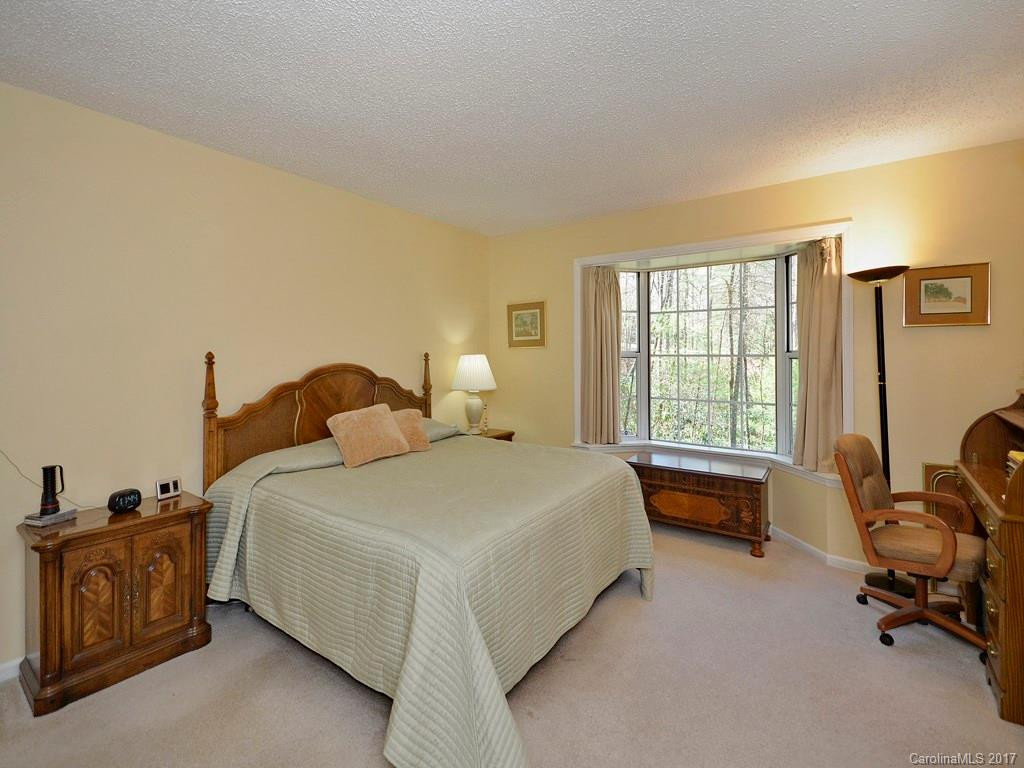 184 Haywood Knolls Drive - Photo 9