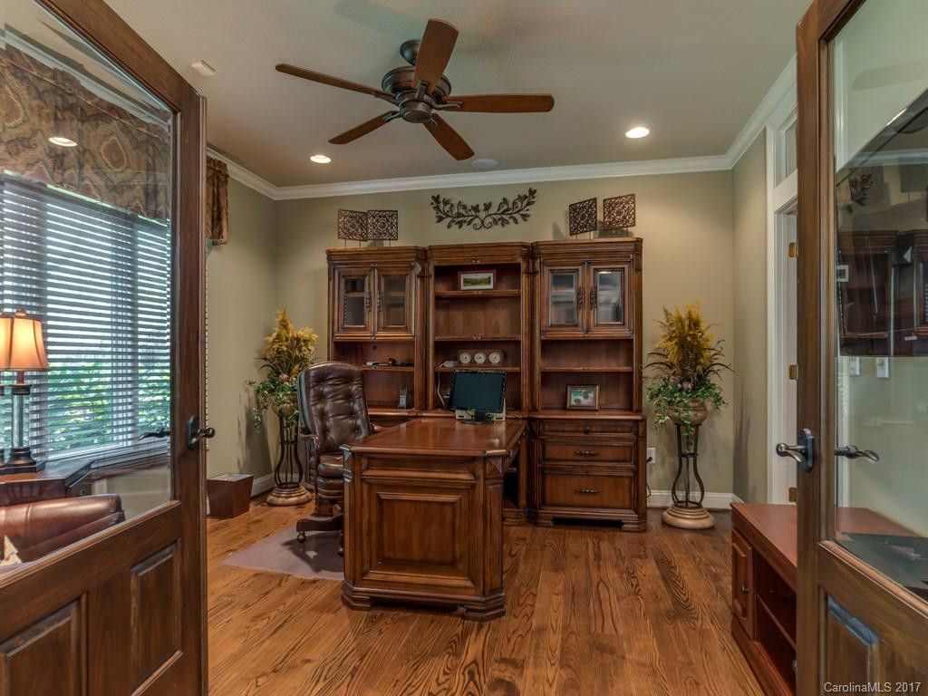 305 Piney Knoll Lane - Photo 13