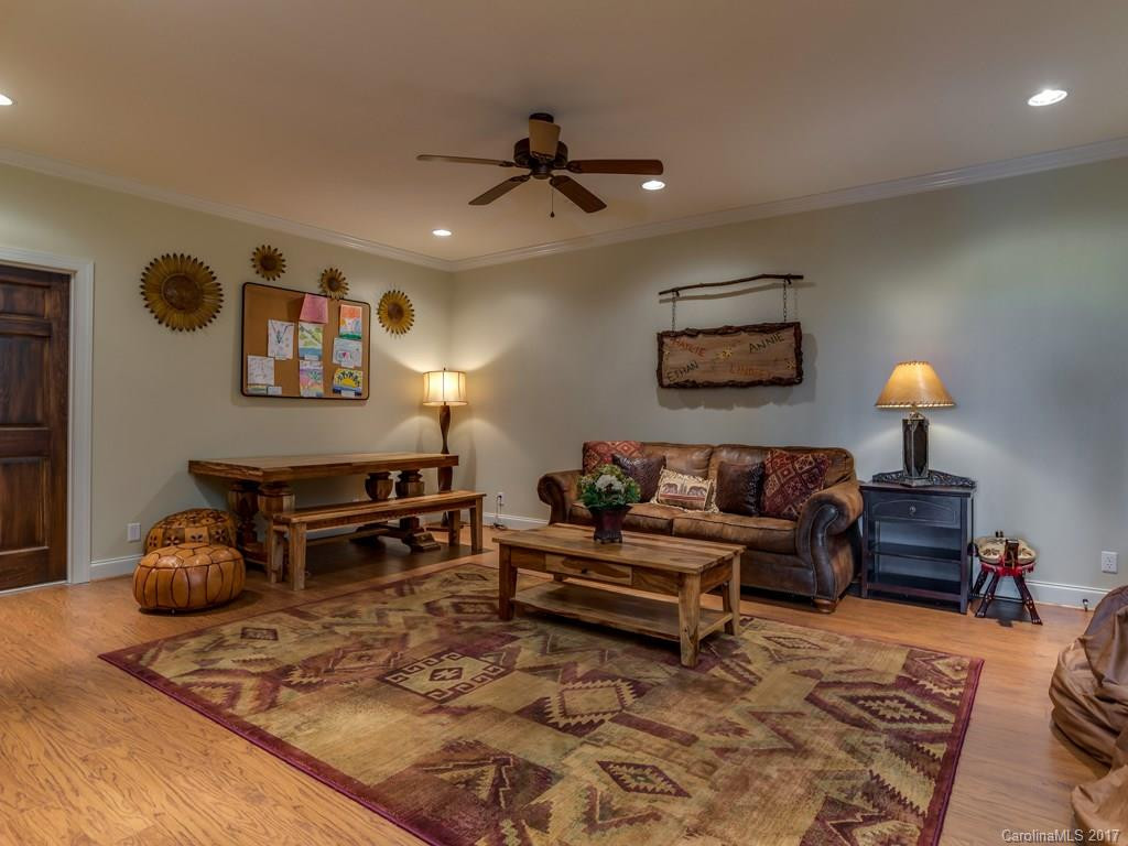 305 Piney Knoll Lane - Photo 21