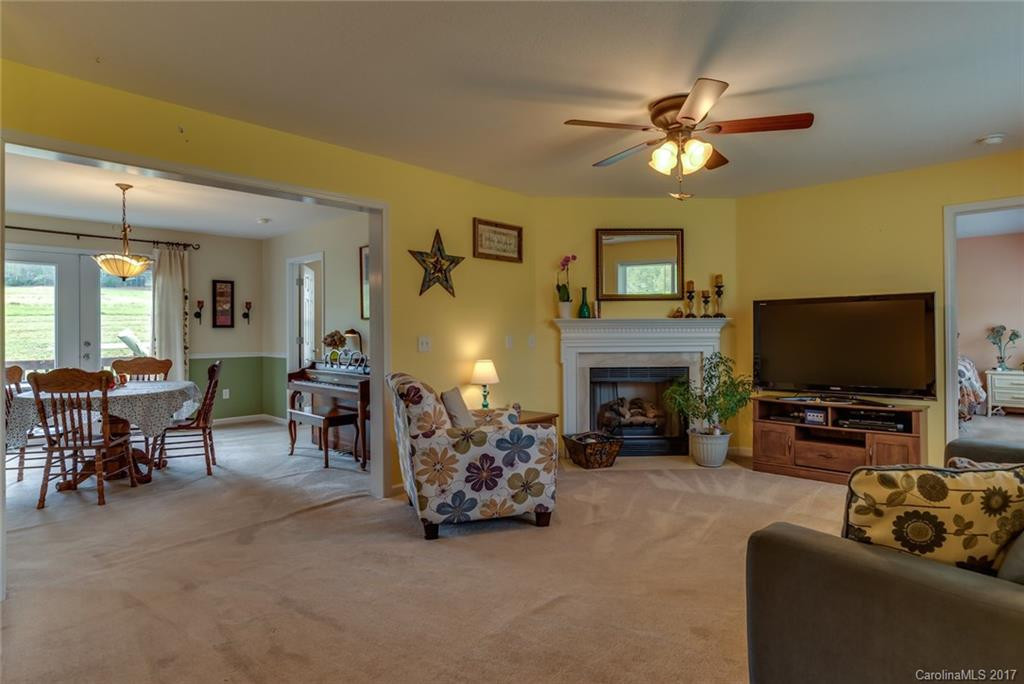 1632 Maple Creek Road - Photo 3