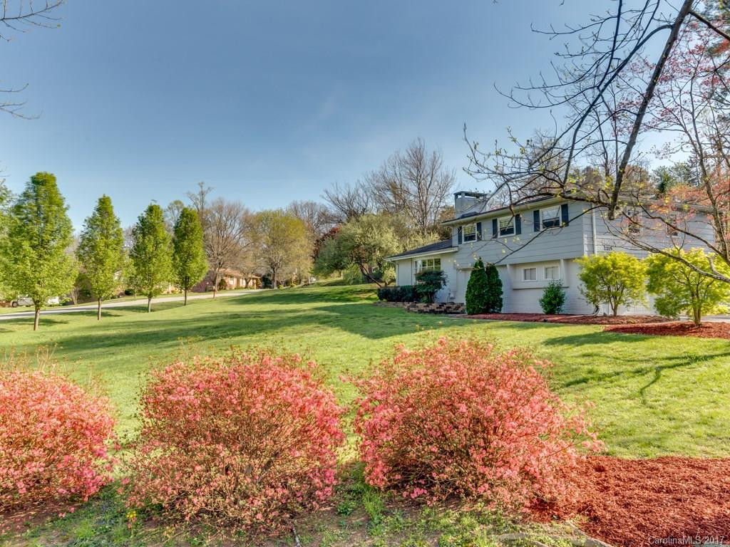 2215 Evergreen Drive - Photo 2