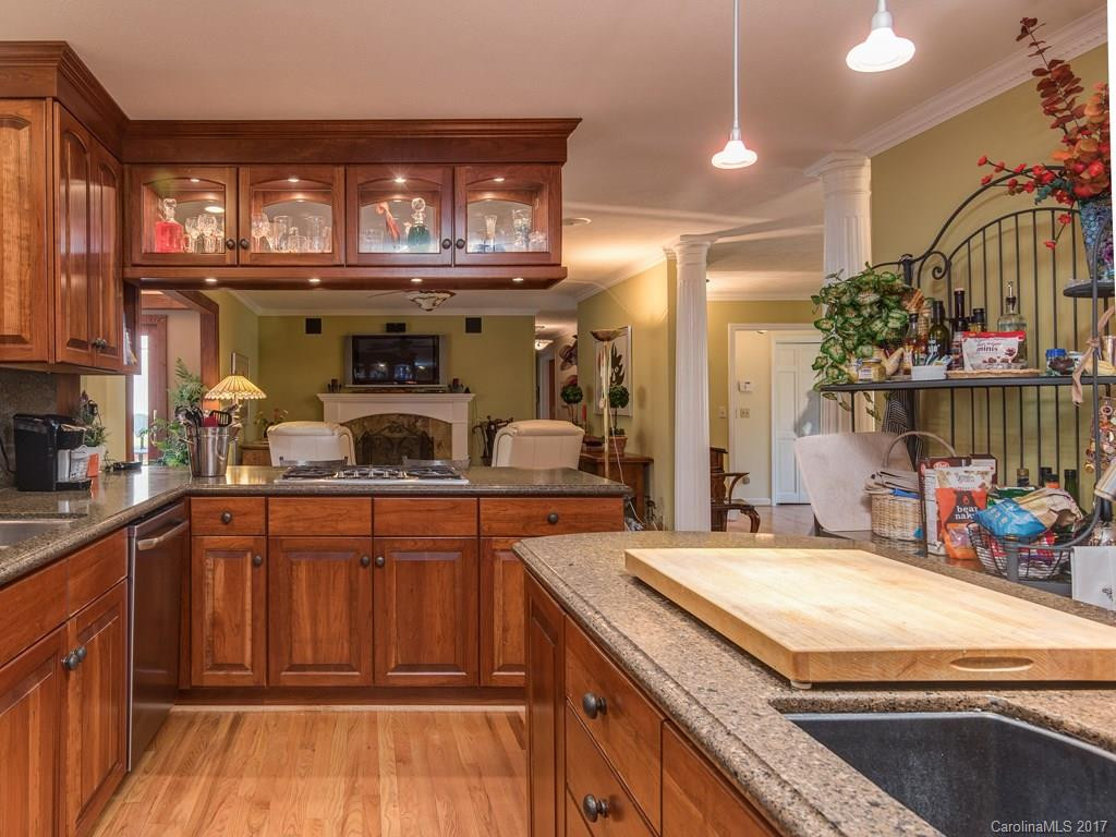 2641 Seminole Drive - Photo 10