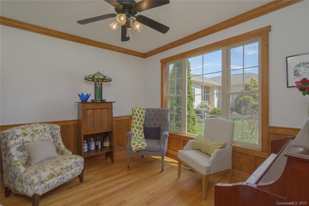 31 Village East Court - Photo 8