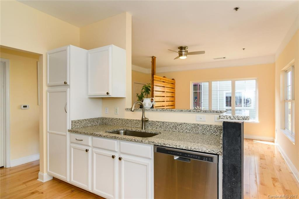 64 Clingman Avenue #201 - Photo 8