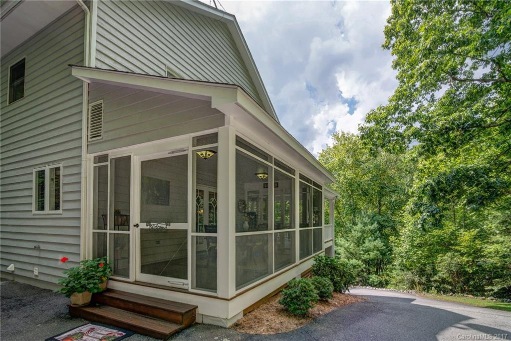 144 Shenandoah Terrace - Photo 2