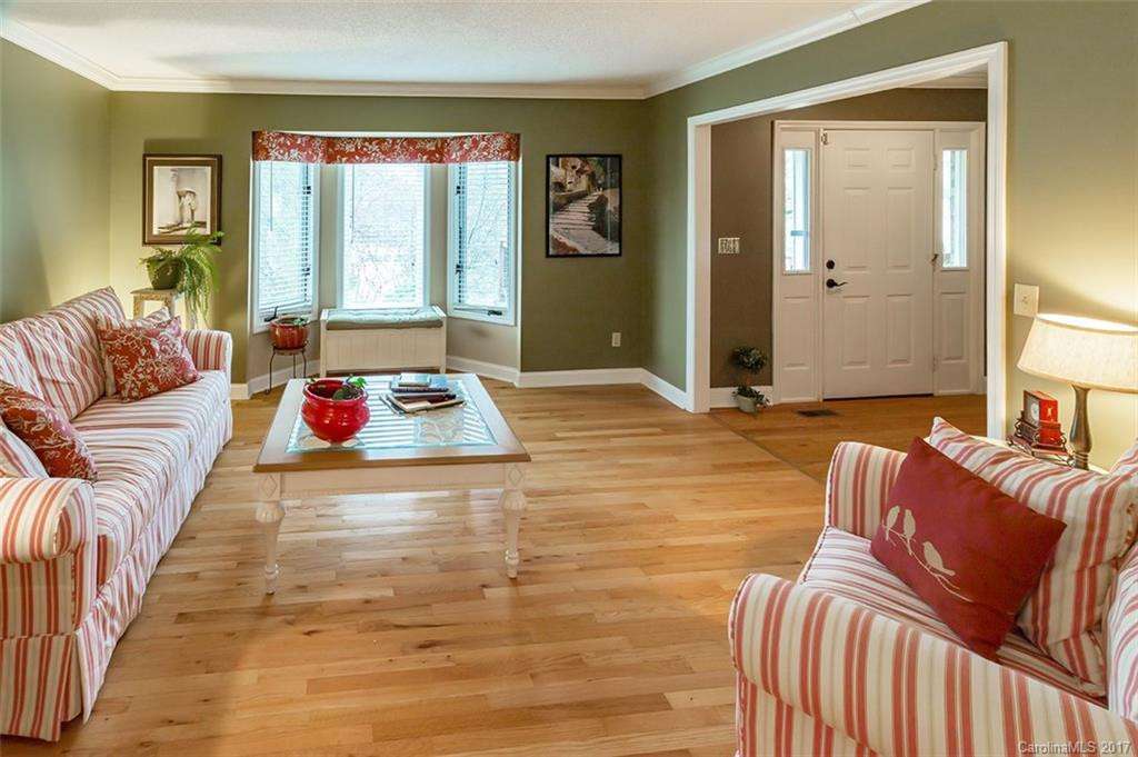 204 Weston Way - Photo 2