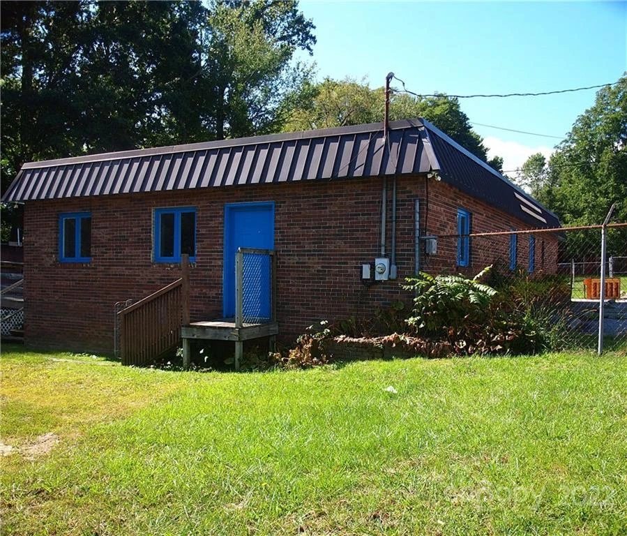 1521 Sulphur Springs Road - Photo 27