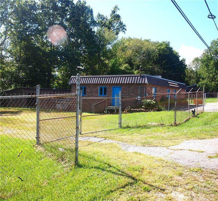 1521 Sulphur Springs Road - Photo 4