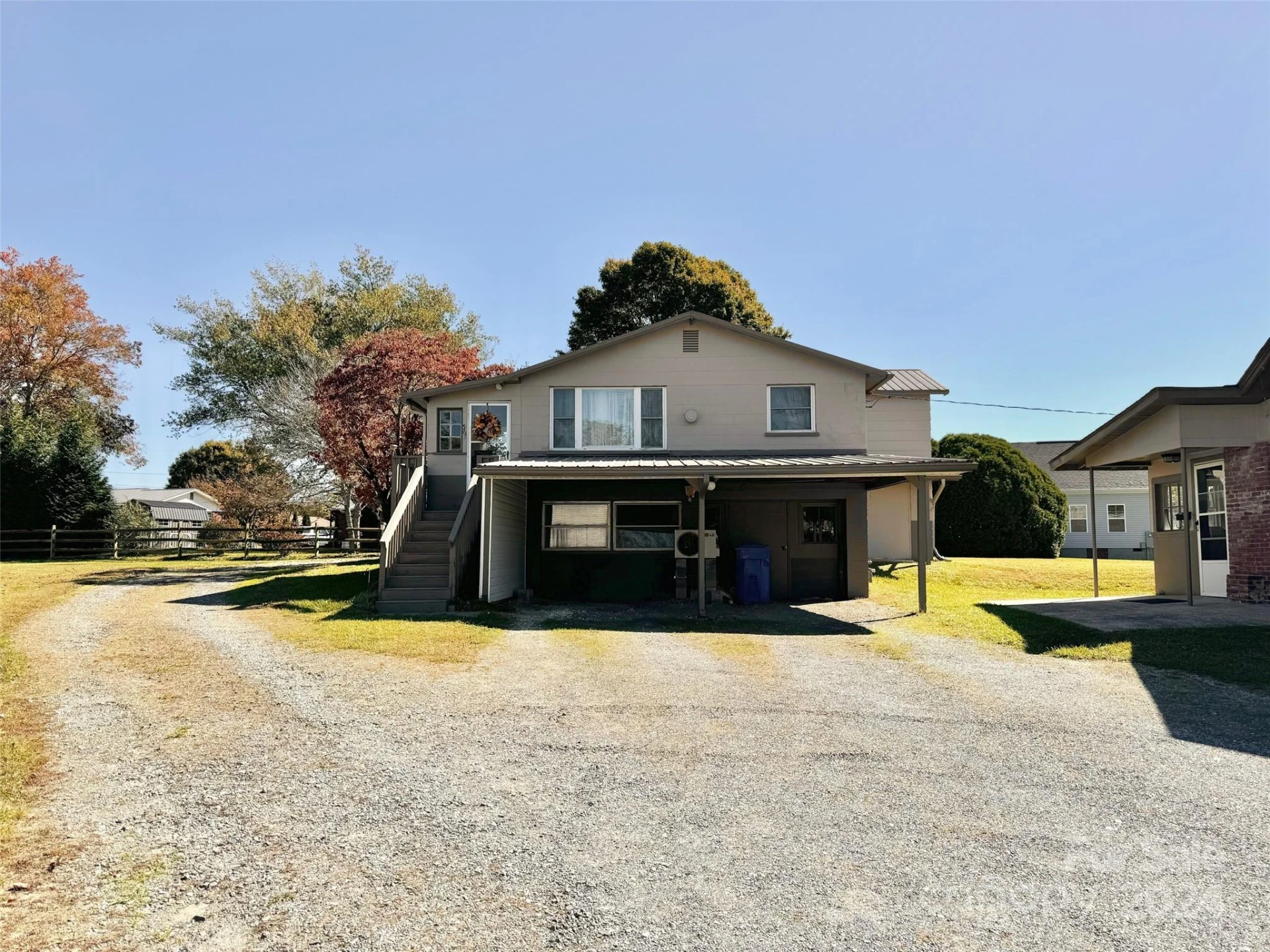 565 Neely Road - Photo 3