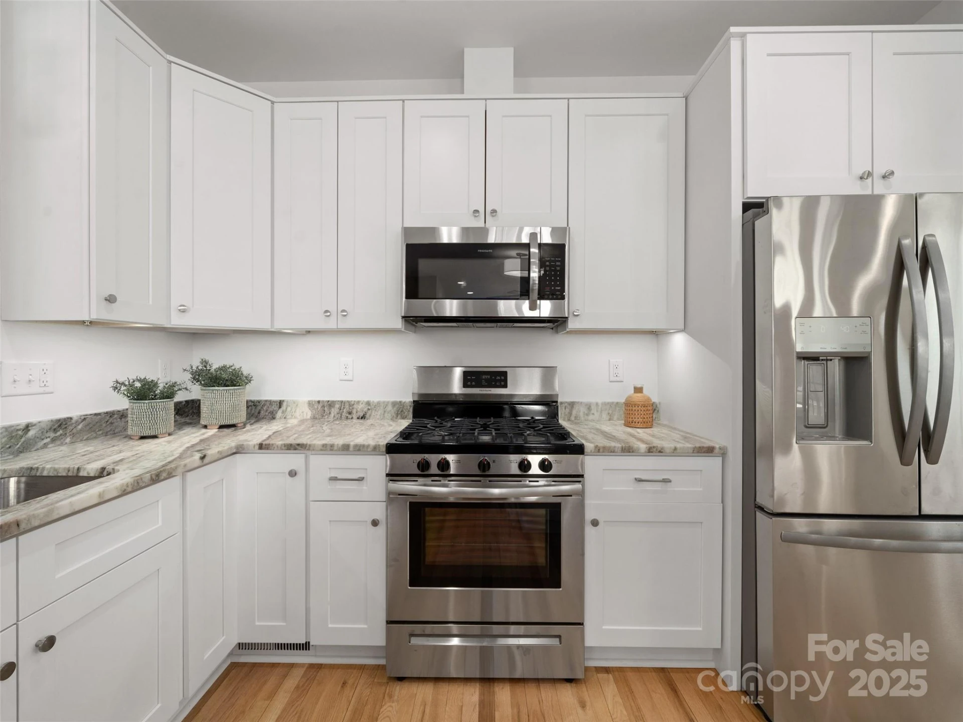 55 Skyvue Court #E - Photo 12