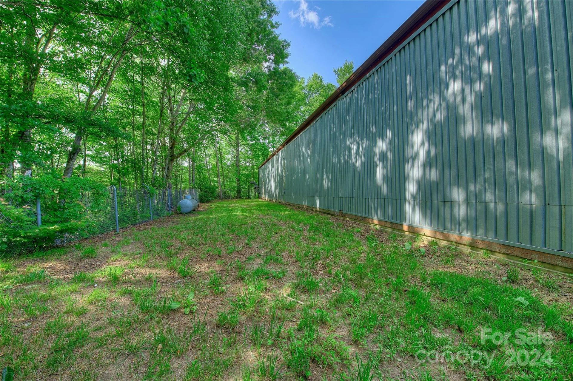 350 Henredon Road - Photo 5