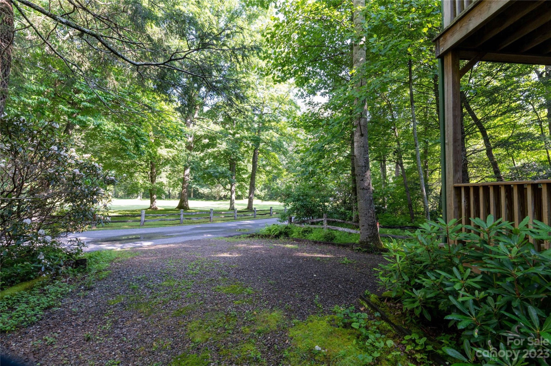 120 Brookwood Lane - Photo 2