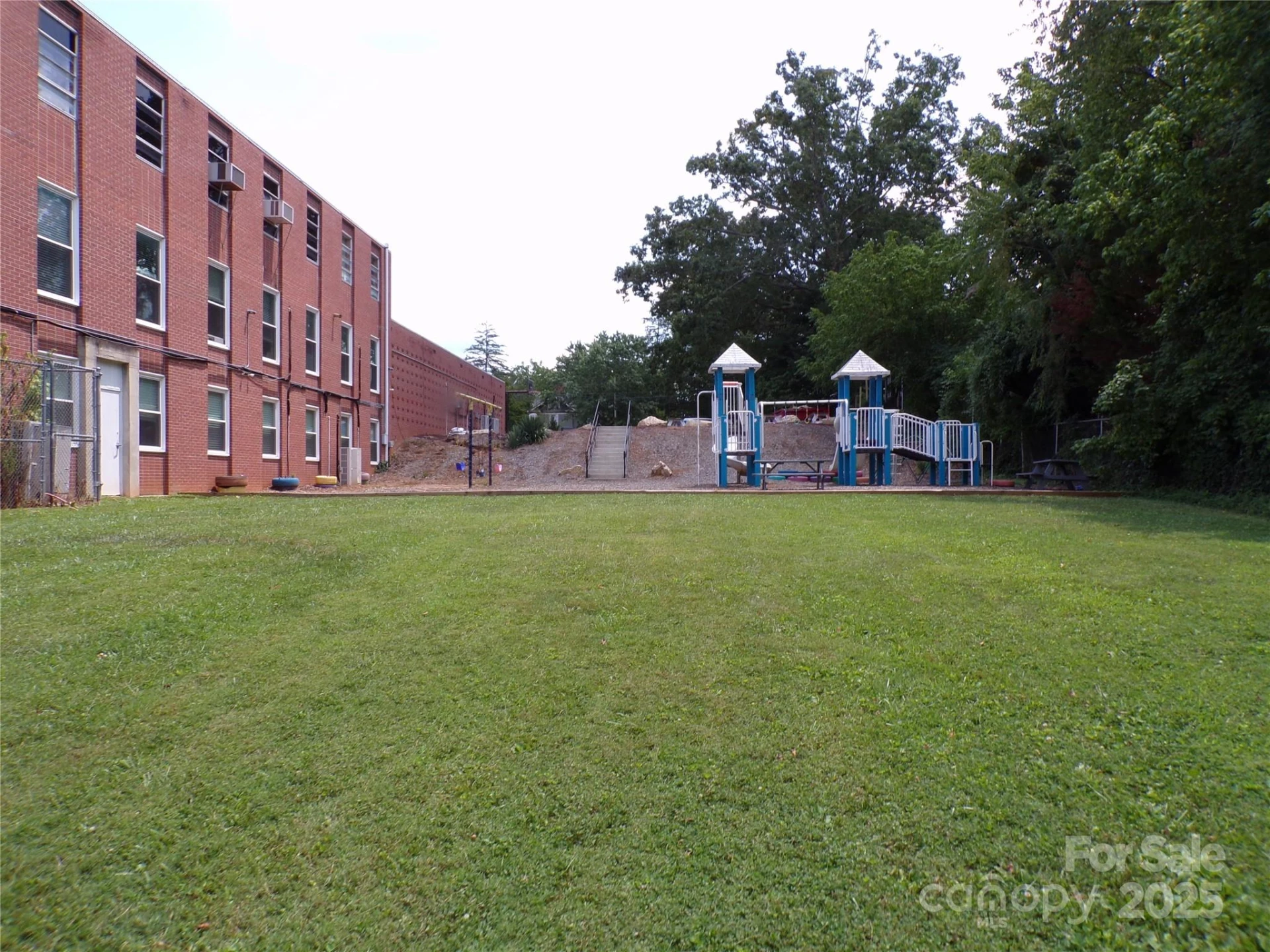 150 Westwood Place - Photo 8