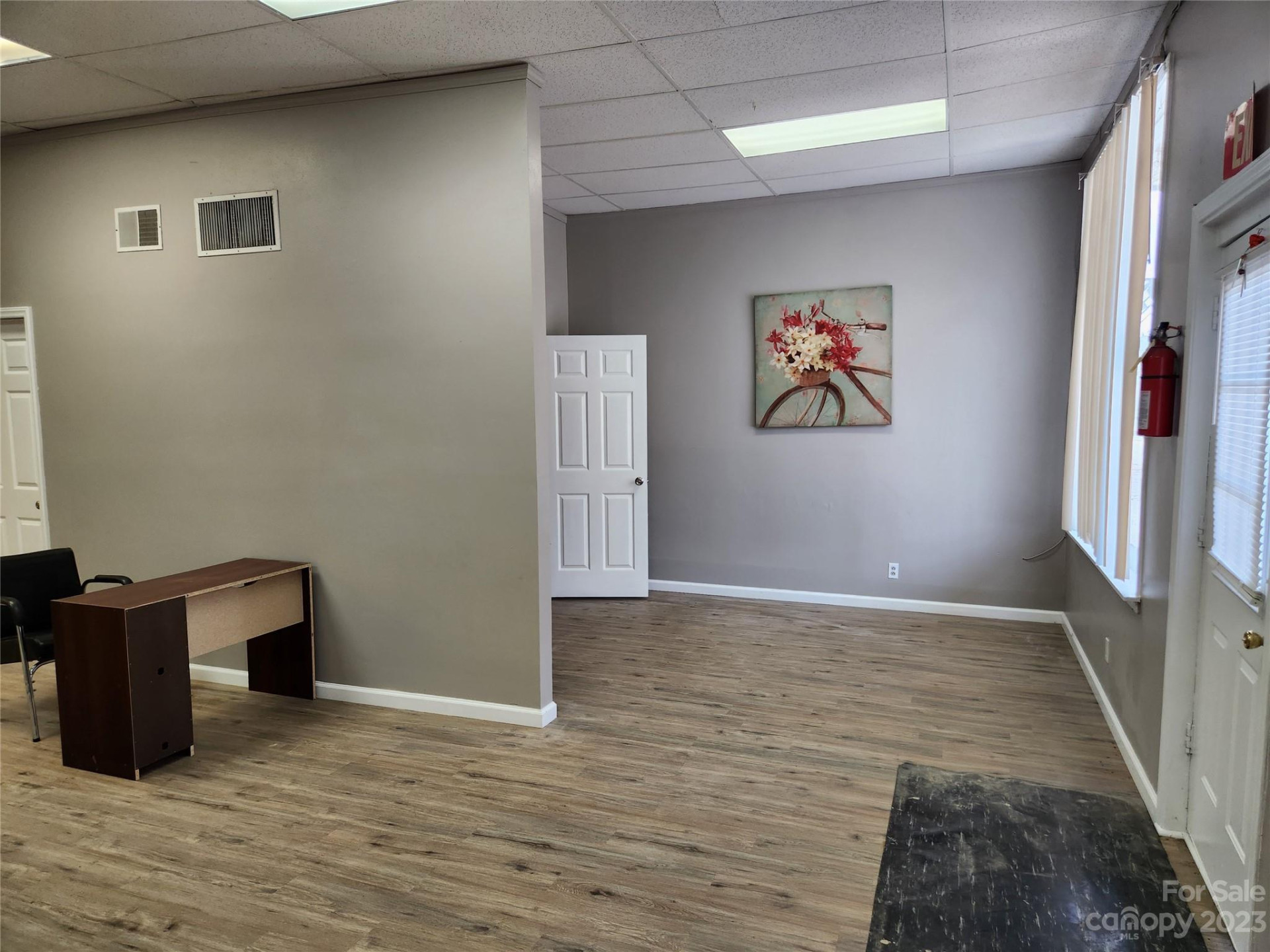 406 East Court Street - Photo 3