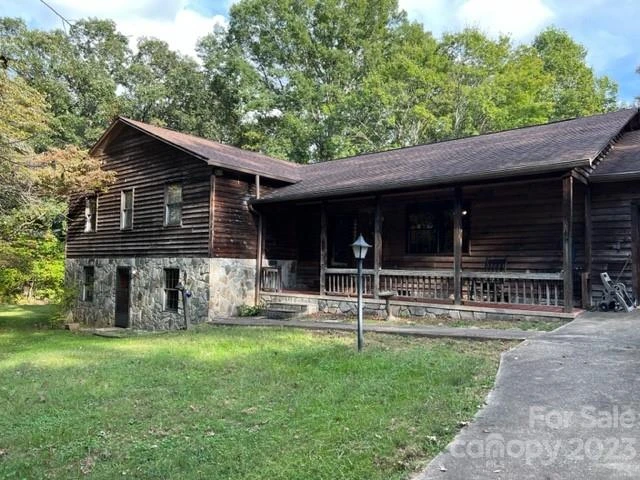 2752 Old Highway 221 None