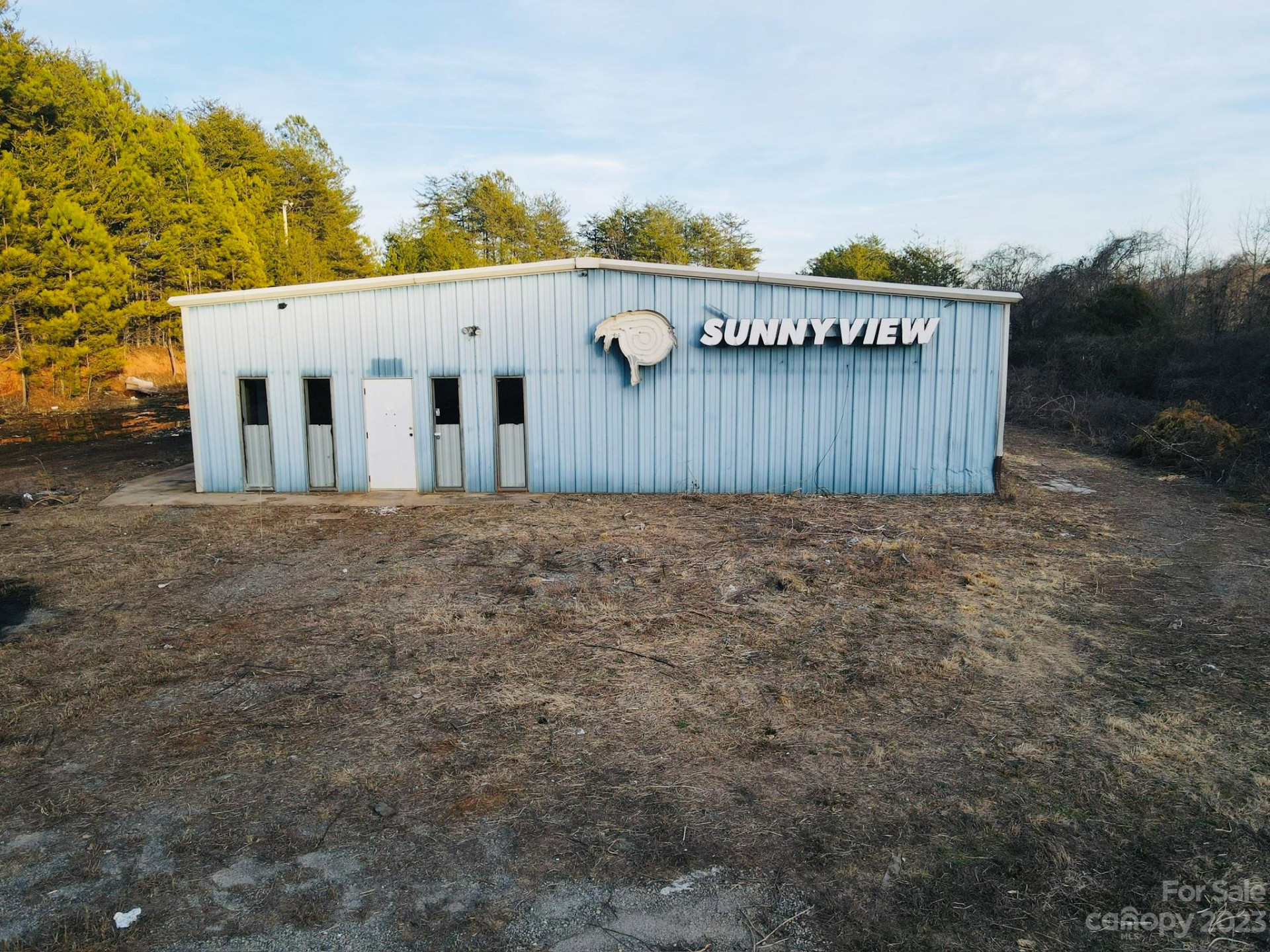 352 Sunnyview Drive - Photo 2